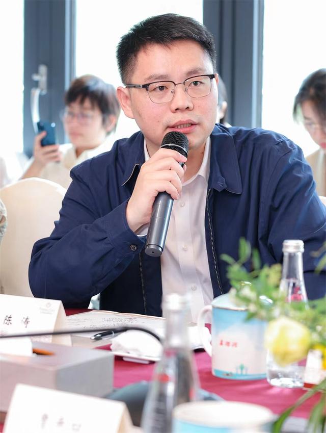 1696981933613.jpg 作家谈ChatGPT:它给我们提了个醒澎湃新闻2023-04-15 17:44澎湃新闻2023-04-15 17:44