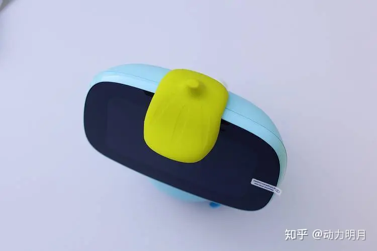 1711359085464.jpg 聪聪AI陪伴教育机器人:全面解析其硬件功能与使用体验