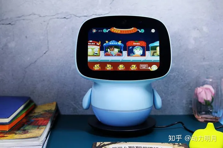 1711359085847.jpg 聪聪AI陪伴教育机器人:全面解析其硬件功能与使用体验