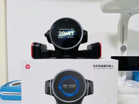 1712873758237.jpg 心动价!前小米员工打造的小乐,超萌AI桌面机器人,你的生活娱乐新伙伴?