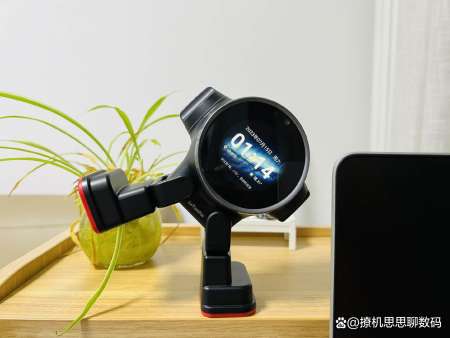 1712873759213.jpg 心动价!前小米员工打造的小乐,超萌AI桌面机器人,你的生活娱乐新伙伴?