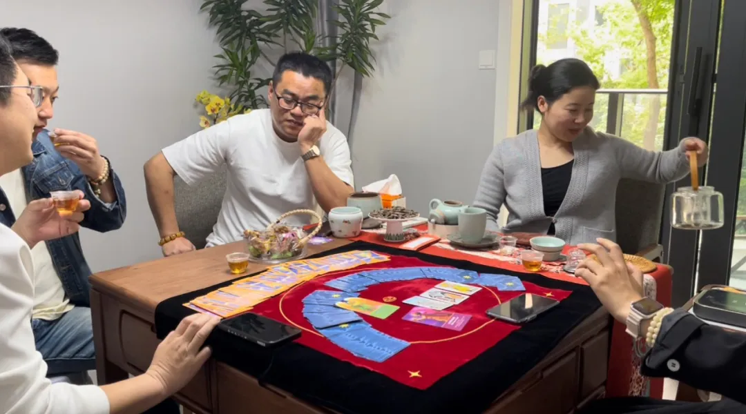 1714830984586.jpg 塔罗日签AI解密?页面刷新看看吧
