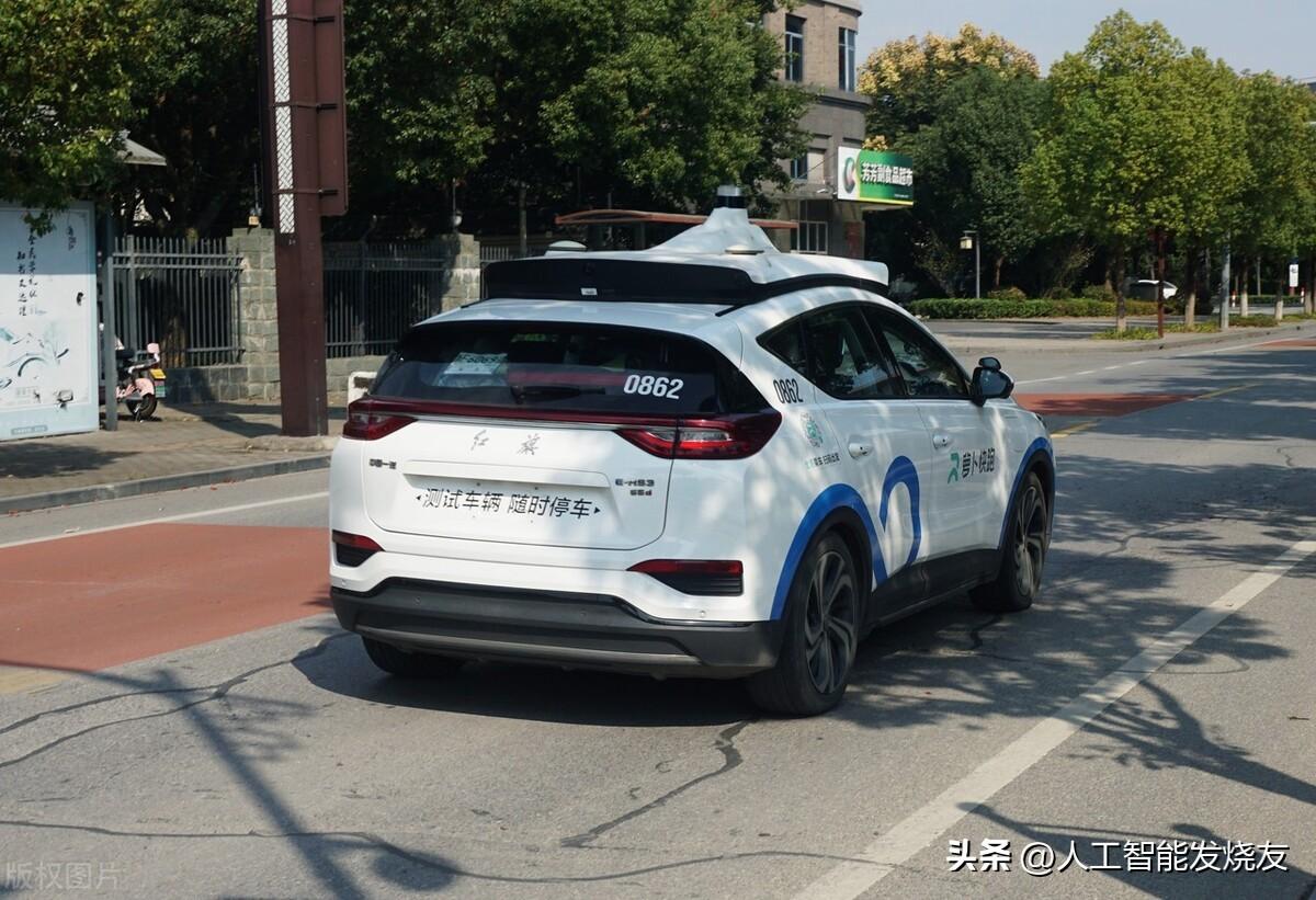 1715379679886.jpg 百度的过去与现在:曾经的巨头如何在AI赛道上找弯道?