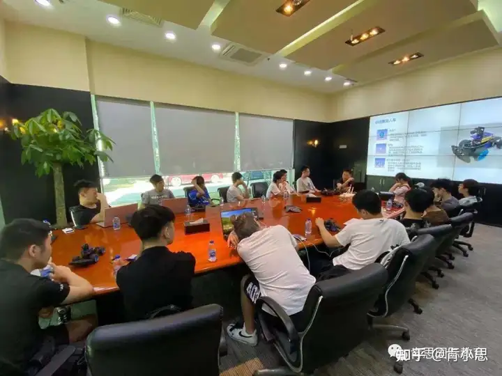 1716449063898.jpg 人工智能真的会有感情吗?未来与爱的科技盛宴等待你