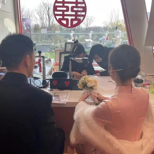1683489535232.jpeg 婚潮汹涌,ChatGPT碰壁?AI婚姻智慧大考,新人真的明白吗?