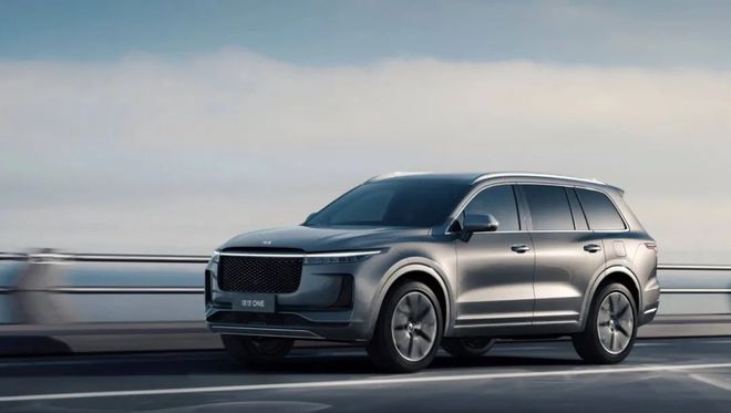 科技巨头扎堆动作！AI、苹果MR、Google云新工具带你预见未来金融与医疗巨变？