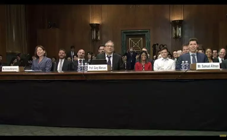 1684451131236.webp ChatGPT刷爆纪录,国内大厂竞相跟进,AI概念股一夜崛起,却面临版权争议与监管挑战?
