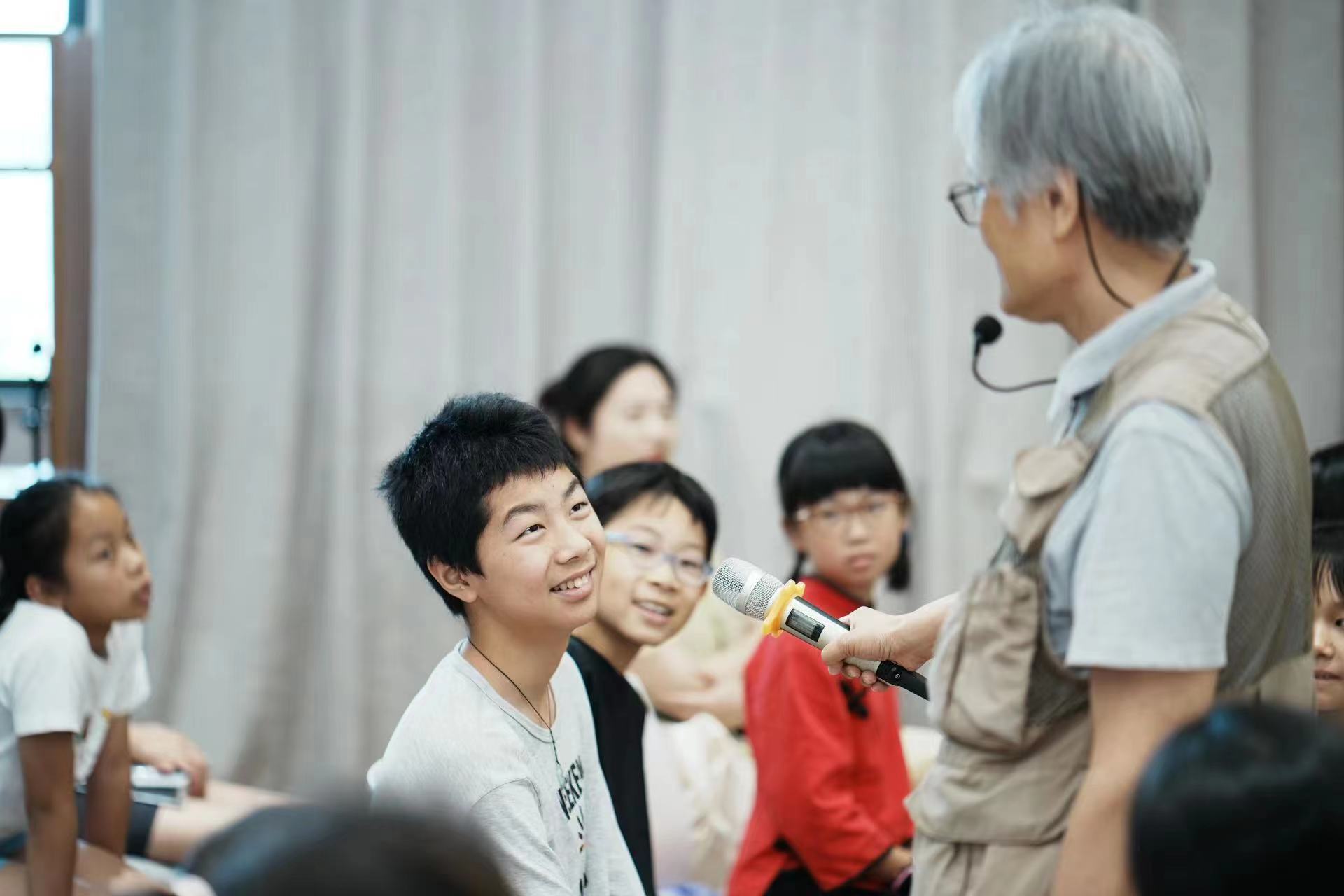 1688994190536.jpeg 好奇心和科学探索:桃浦镇“好奇心大讲堂”启示录